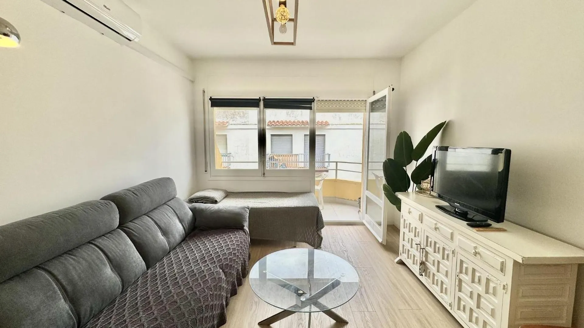 Eugeni Apartment Roses